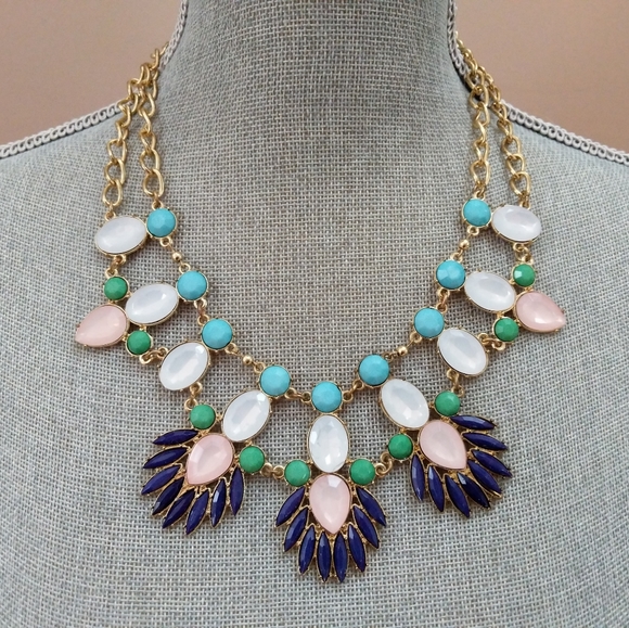 Statement Necklace - Picture 1 of 3